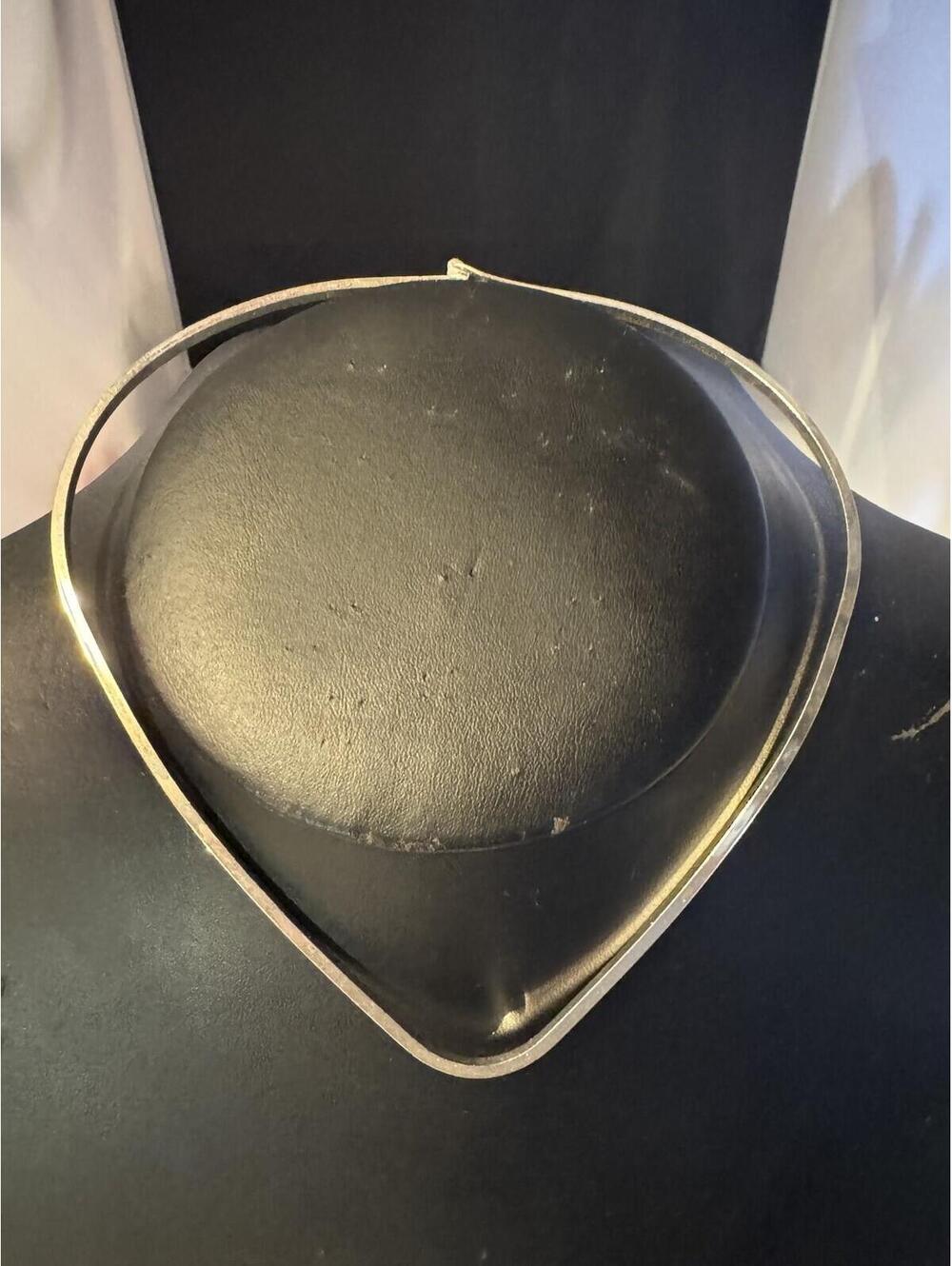 Elegant Silver Tone V Shape Collar Choker Necklace Minimalist Fashion Jewelry